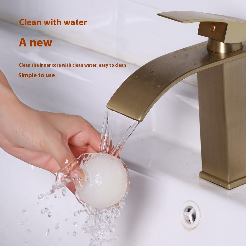 Reusable Pet Hair Remover Ball 🐾