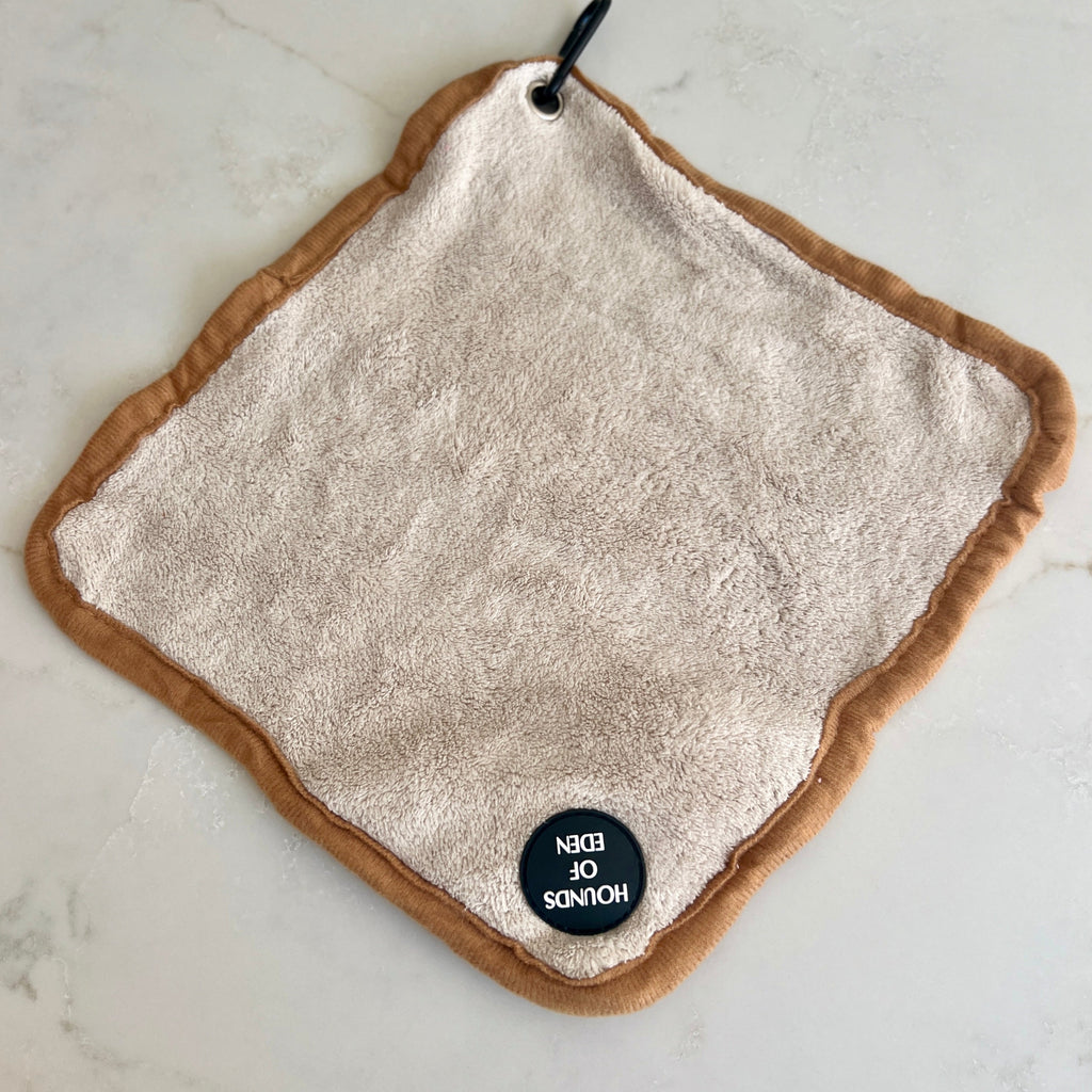 Mini dog towel with clip in beige and brown