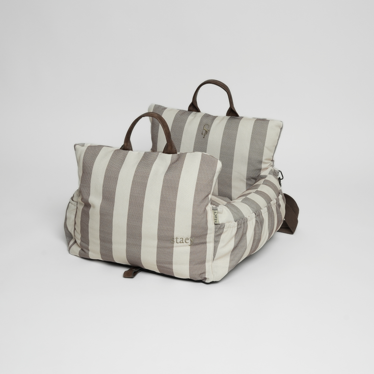 Lara striped dog car seat